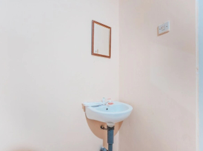 Eden Residence by OYO Rooms