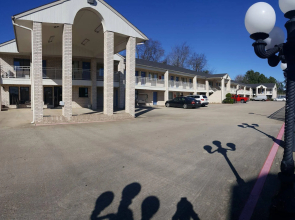 Regency Inn & Suites