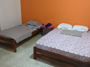 Espectacular y céntrico apartamento en el corazón de San Gil, junto a agencias de turismo, restaurantes, Gallineral, transporte, supermercado, panaderia, parking I 1