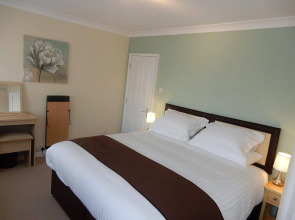 Abbots Lee - Adults Only