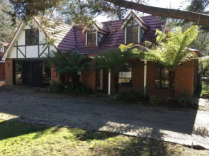Tudor House - Large Family Home
