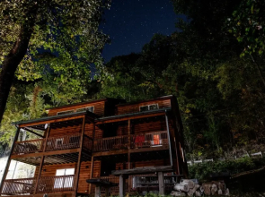 Heavenly Heights by Ghosal Luxury Lodging