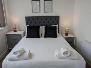 Central Trafford Apartment Free Parking