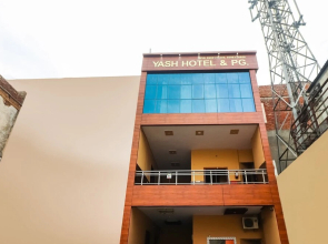 Spot On 62209 Yash Hotel