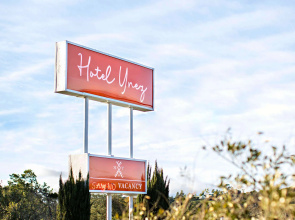 Hotel Ynez