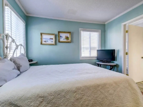Ocean Isle Beach Home w/ Canal Views!