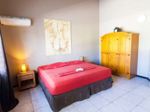 Frangipani Apartments