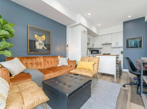 Stylish Downtown 1BR Condo - Superb Views