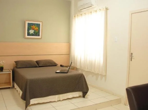 Gold Avenue Hotel