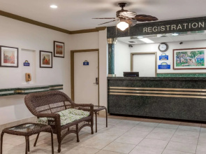 Days Inn by Wyndham West Palm Beach