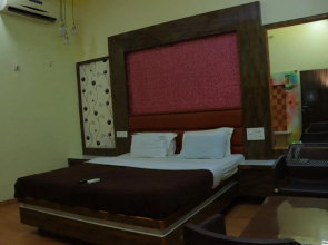 Mayura Lodge Residency