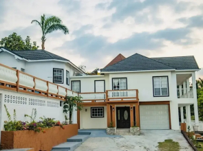 Villa Solstice Luxury 4 Bedroom