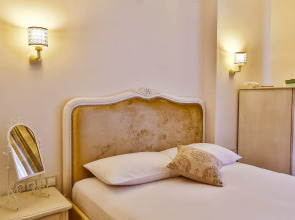 Отель Linda Beach