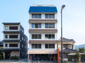 uzuhouse - Hostel