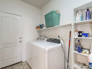 Inviting Home w/ Enlosed Yard & Gas Grill