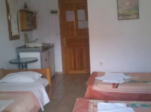 Lazaros House