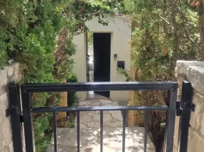 J1 Holiday House Adjacent to Aphrodite Hills