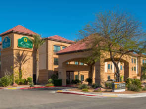 La Quinta Inn & Suites by Wyndham Las Vegas Airport South