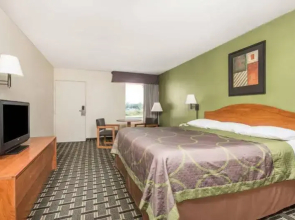 Super 8 Motel - Forsyth