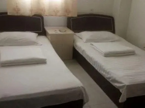 Fuyang Zijinlou Inn