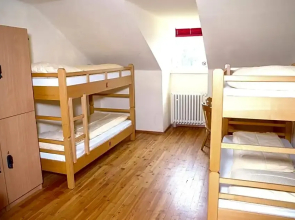 Yoho International Youth Hostel