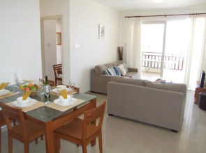 2 bedroom apartment E8 located pool level, sea view, FREE WIFI
