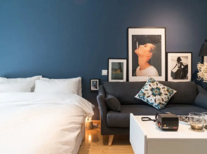 Cactus space-Sanlitun Photography themed Apartment