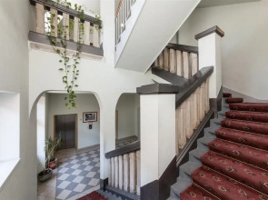 Отель East City