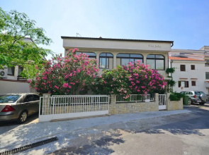 Apartments and Rooms Jaka