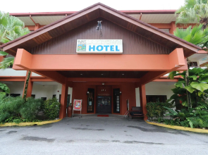 Bukit Merah Laketown Resort