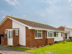 Seaside Retreat 2 Mins to Beach