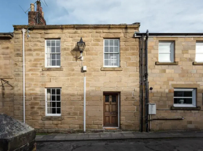 Luxe Design - Grade II Listed Cottage - Heart of Alnwick