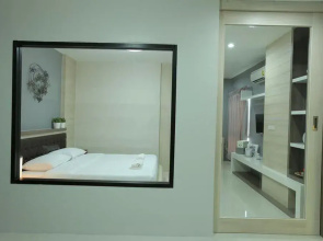 Central Place Serviced Apartment Angsila