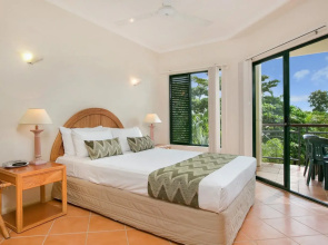 Tropic Towers Apartments
