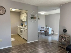 The Cottage by Mall of Louisiana, Baton Rouge