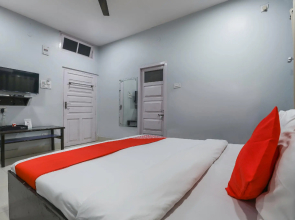 OYO 70445 Rianna Inn