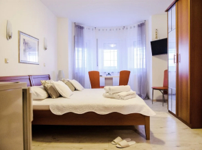 Apartment And Rooms Ana