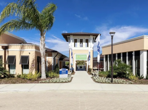 Fantastic 7BR Green View Pool Spa Loft Disney Area, Kissimmee