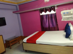 Om Shanti Guest House - Near Ruby General Hospital and Science City