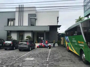 Tirta Kencana Hotel & Garden Resto