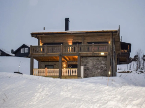 Beautiful Home in Rauland With 4 Bedrooms and Wifi