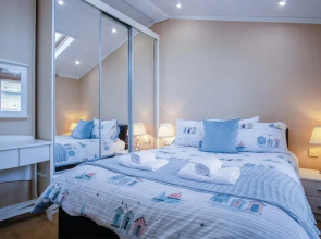 3 Manor Lodge - 2 Bedroom Lodge - Pendine