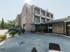 Garden Hotel