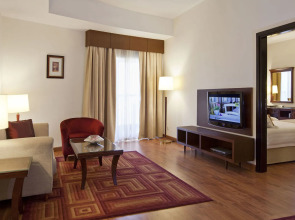 Majestic City Retreat Hotel