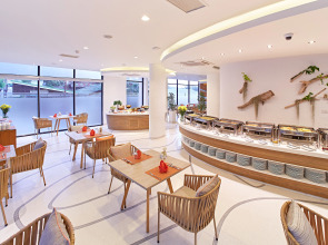 Отель Bandara Beach Resort, Phuket