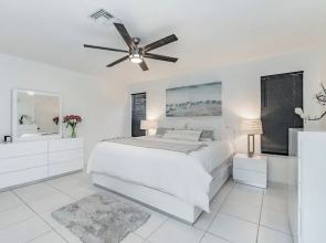 Fox Island Heated Spa - Downtown & Beach