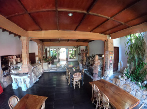 Pias Poppies Hotel