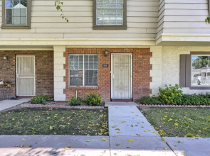 Southwest Splendor 2BR Tempe Townhome