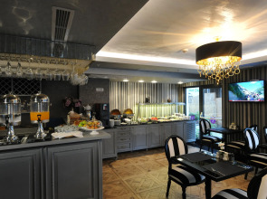 Le Petit Palace Hotel