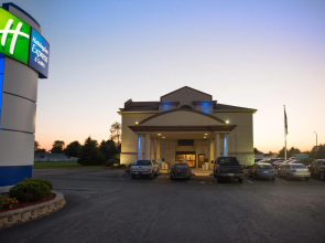 Holiday Inn Express & Suites Wauseon by IHG